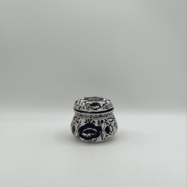 Sugar bowl with lid C-220